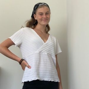 small white V-neck cropped short sleeve